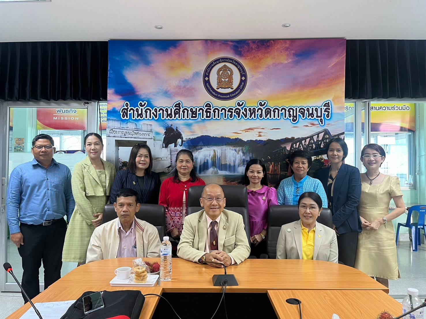 วันที่ 9 พ.ค. 67 ได้มีการประชุมผู้เกี่ยวข้อง  อสส. /ศน.เขตพื้นที่ ของจังหวัดกาญจนบุรี เพื่อวางแผนในการดำเนินการจัดประชุมอบรมฯ ทดลองนำรูปแบบการประเมินโครงการ CIPPiest Model ใช้กับ กลุ่มโรงเรียนโครงการกองทุนการศึกษา อ.หนองปรือ อ.ห้วยกระเจา จำนวน  8 โรงเรียน